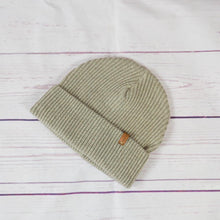 Lade das Bild in den Galerie-Viewer, inselverliebt Fischer Beanie - beige