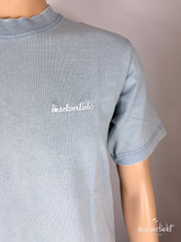 Lade das Bild in den Galerie-Viewer, inselverliebt Premium Vintage Shirt  - eisblau